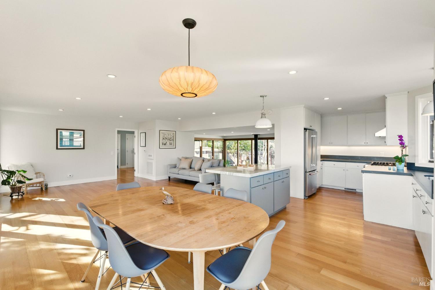 Detail Gallery Image 20 of 43 For 8 Rafael Patio Unkn, Stinson Beach,  CA 94970 - 3 Beds | 2 Baths