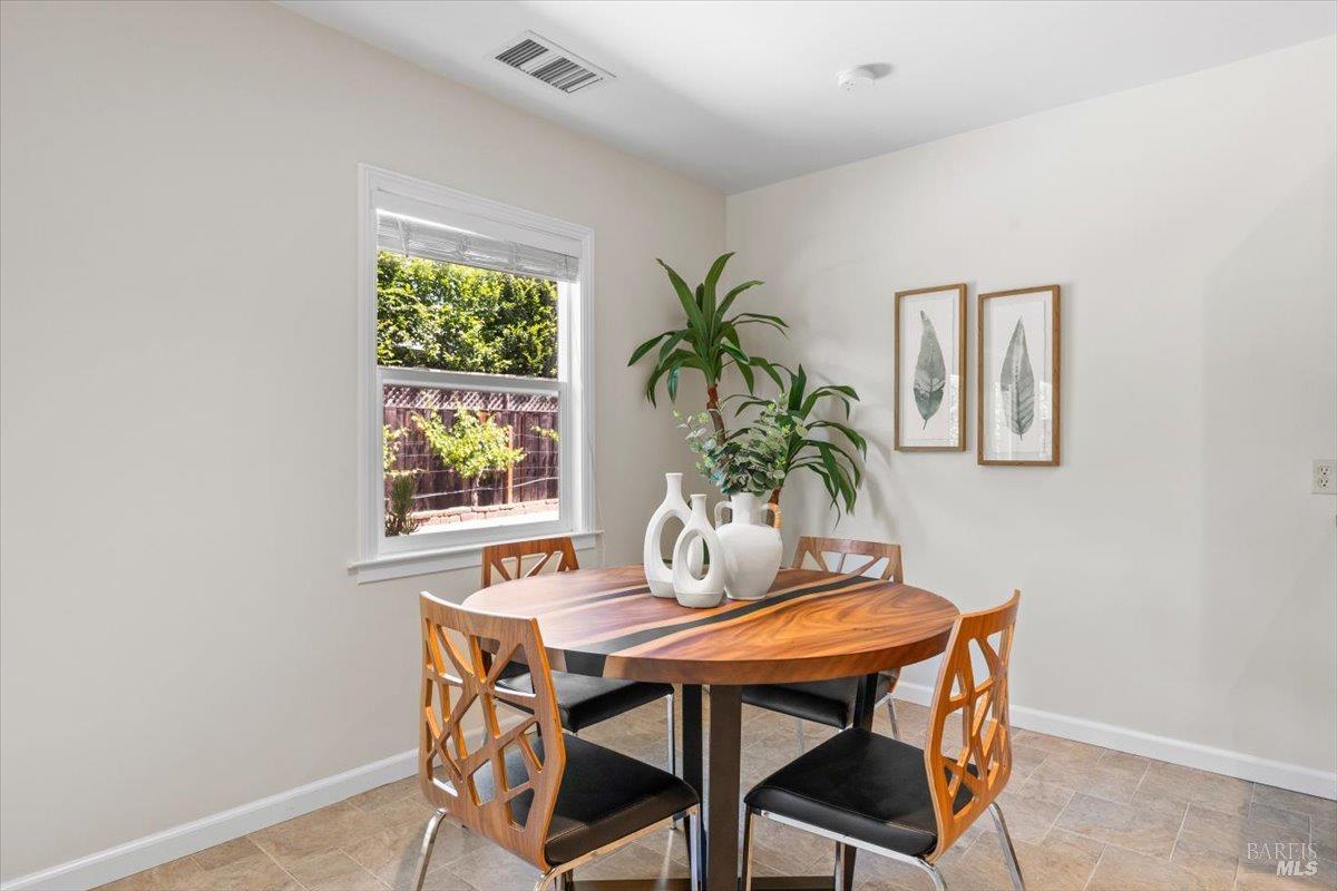 Detail Gallery Image 51 of 67 For 107 1st St, Healdsburg,  CA 95448 - 3 Beds | 3 Baths