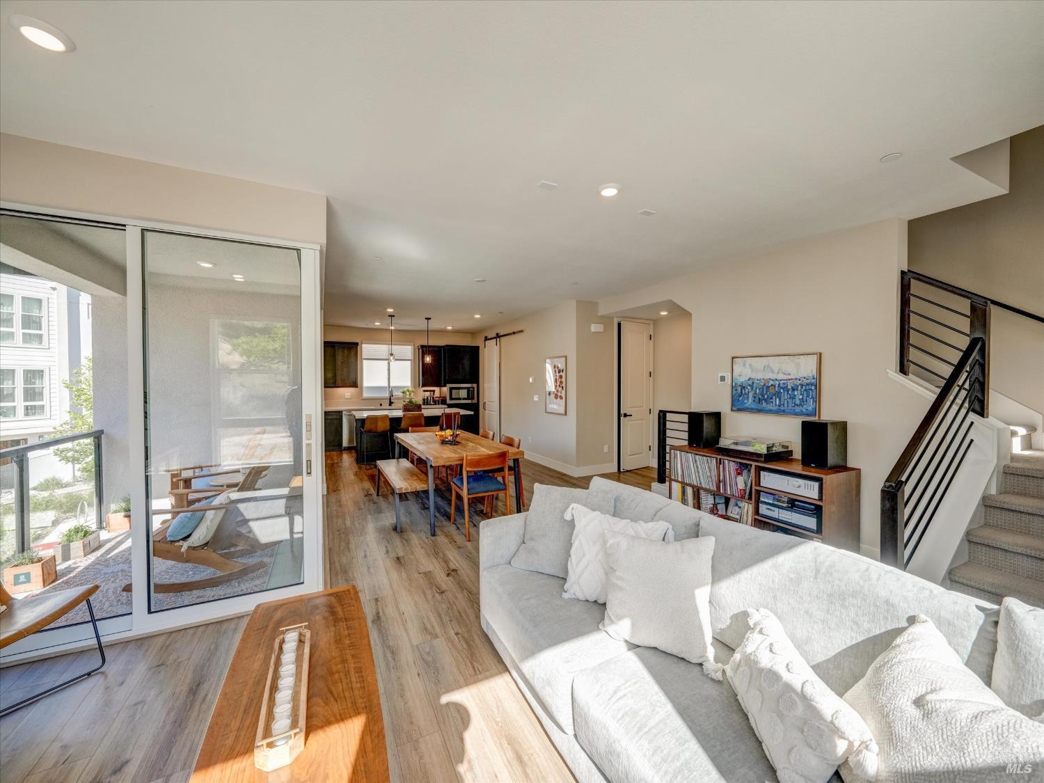Detail Gallery Image 8 of 41 For 226 Verandah Ave, Novato,  CA 94945 - 3 Beds | 2/1 Baths