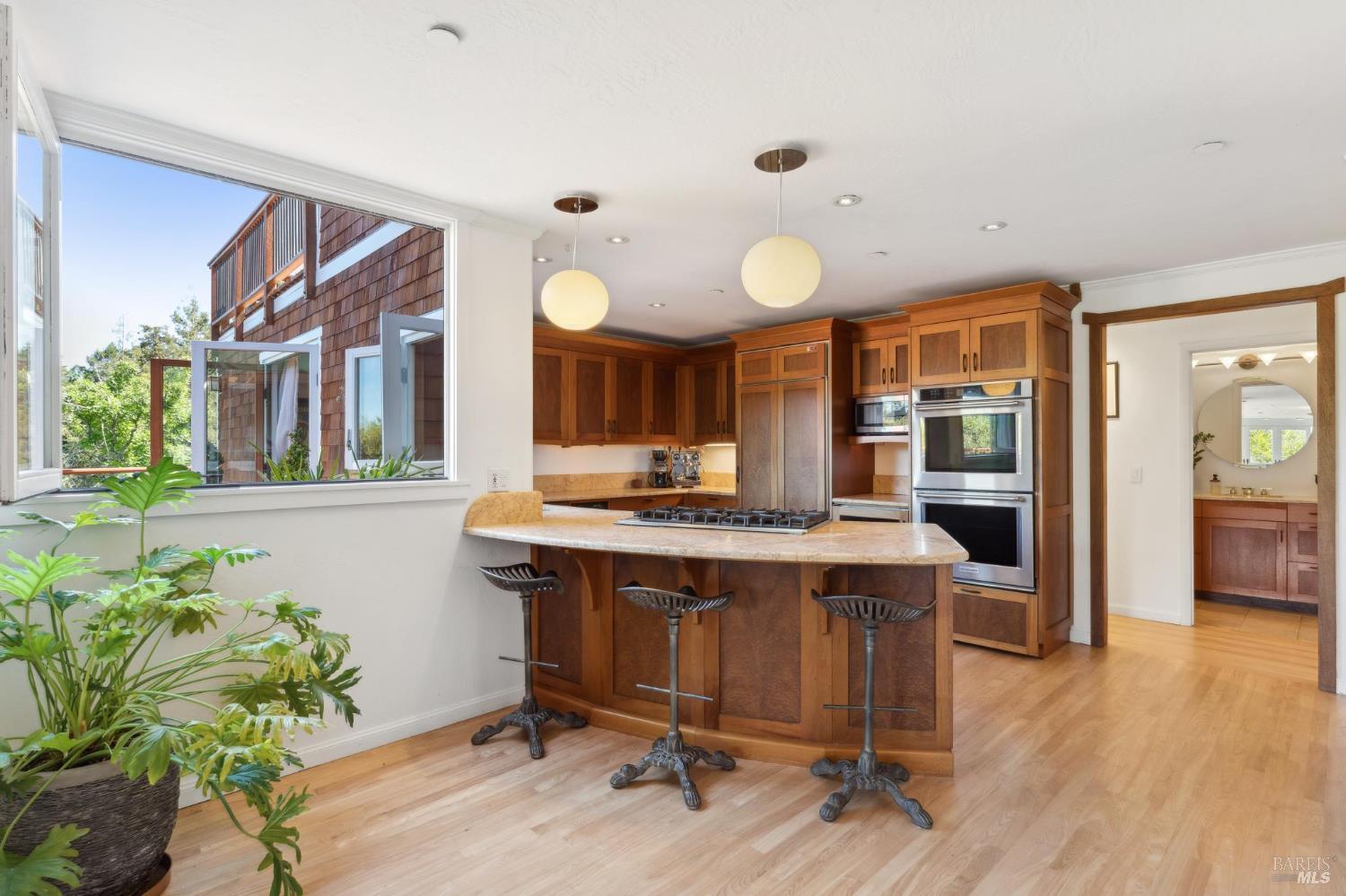 Detail Gallery Image 16 of 54 For 222 Marguerite Ave, Mill Valley,  CA 94941 - 4 Beds | 5 Baths