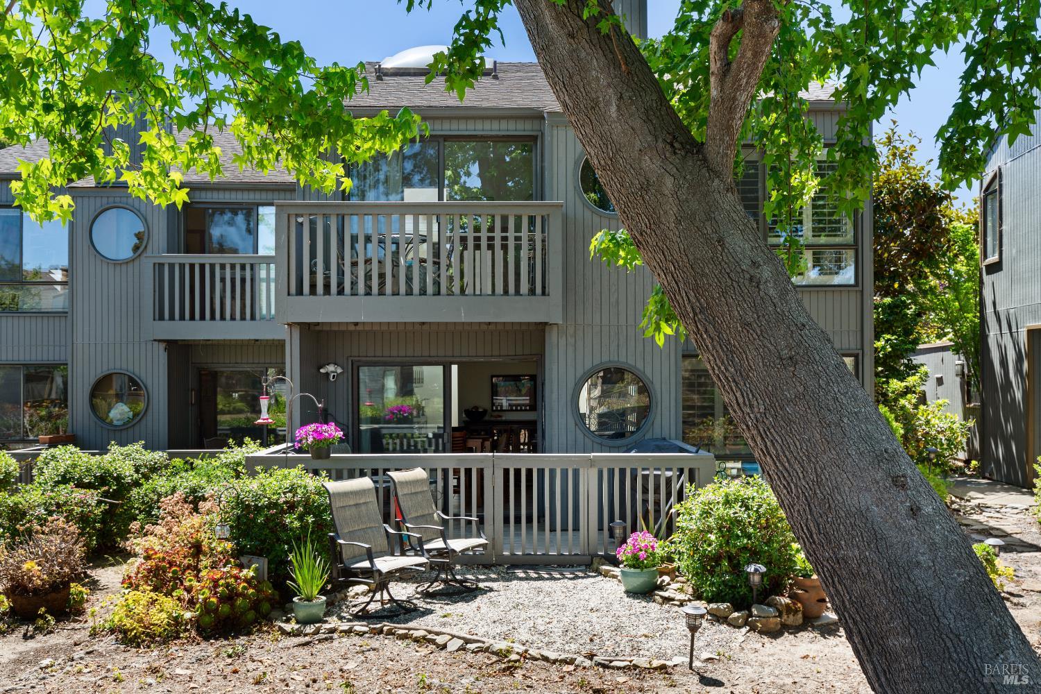 Detail Gallery Image 44 of 53 For 553 Kings Rd, Alameda,  CA 94501 - 2 Beds | 2/1 Baths