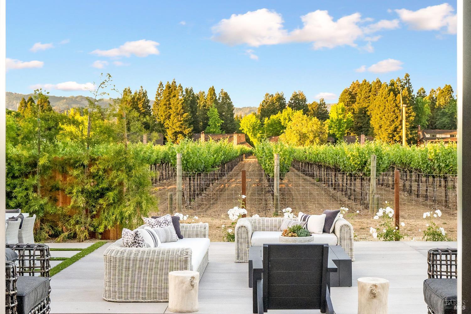 Detail Gallery Image 38 of 54 For 1597 Arrowhead Dr, Saint Helena,  CA 94574 - 3 Beds | 3/1 Baths