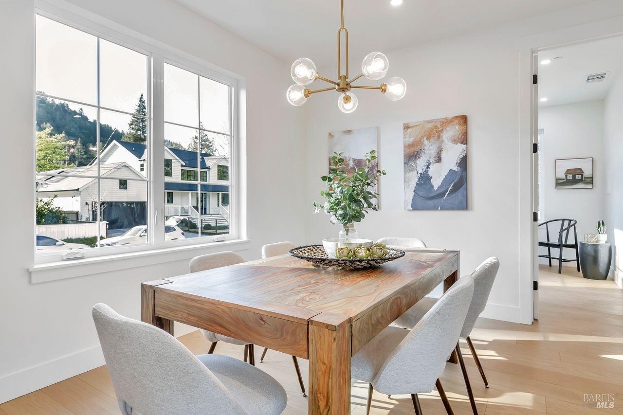 Detail Gallery Image 16 of 64 For 22 Cedar Ave, Kentfield,  CA 94904 - 5 Beds | 5 Baths