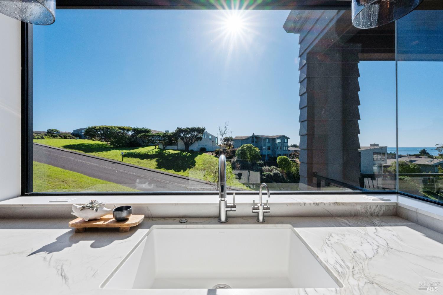 Detail Gallery Image 14 of 46 For 176 Cypress Loop, Bodega Bay,  CA 94923 - 4 Beds | 4/1 Baths