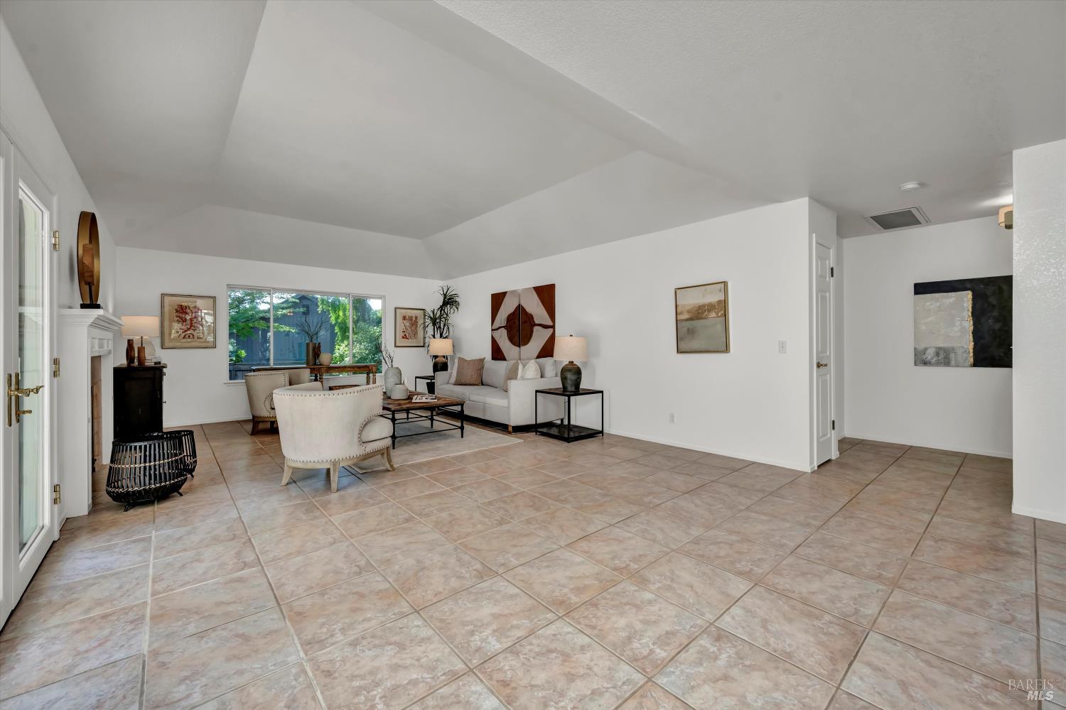 Detail Gallery Image 9 of 31 For 430 Woodley Pl, Santa Rosa,  CA 95409 - 2 Beds | 2 Baths