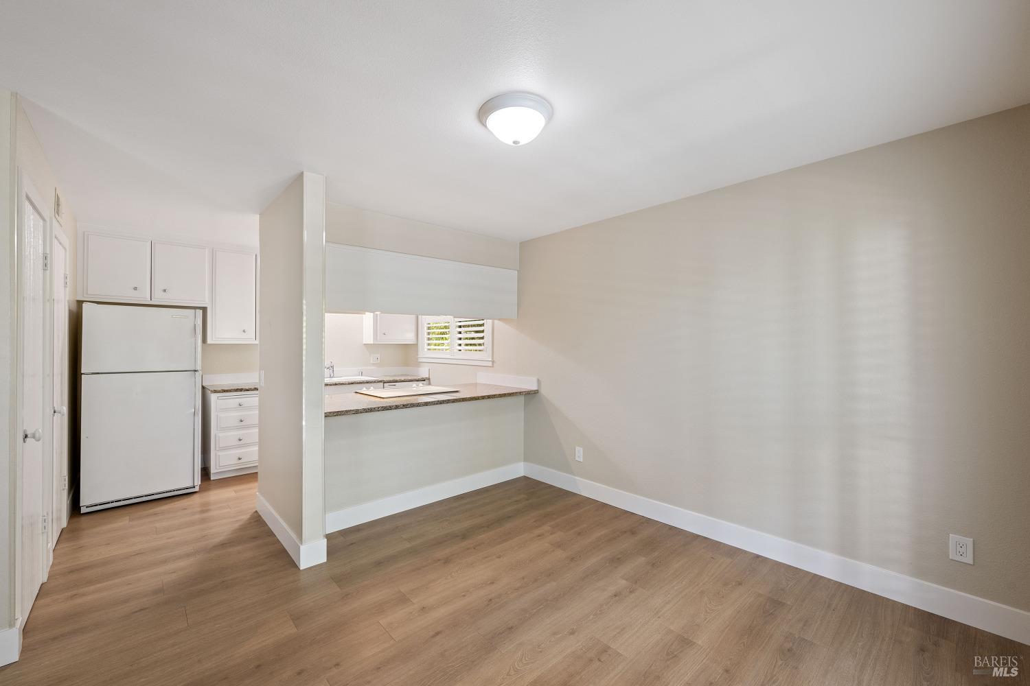 Detail Gallery Image 9 of 32 For 336 Las Casitas Ct, Sonoma,  CA 95476 - 2 Beds | 1/1 Baths