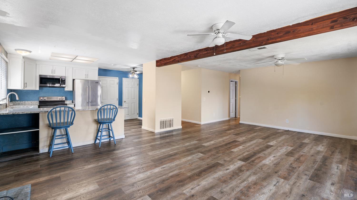 Detail Gallery Image 9 of 36 For 1661 California Dr, Vacaville,  CA 95687 - 3 Beds | 2 Baths