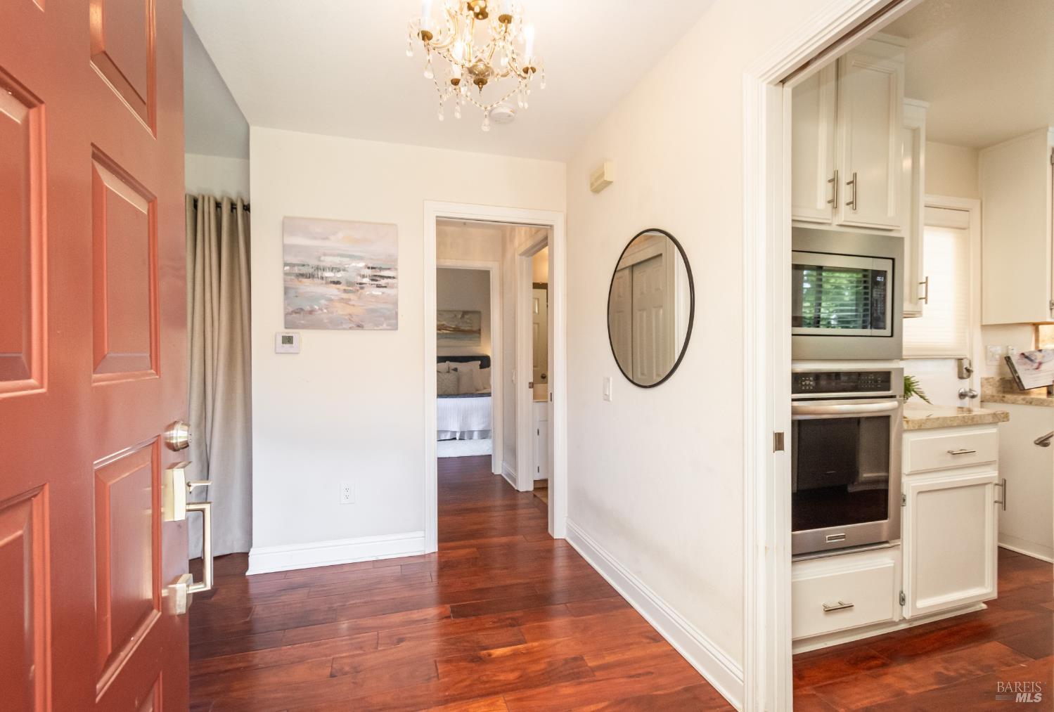 Detail Gallery Image 9 of 39 For 33 Fountain Grove Cir, Napa,  CA 94558 - 2 Beds | 2 Baths