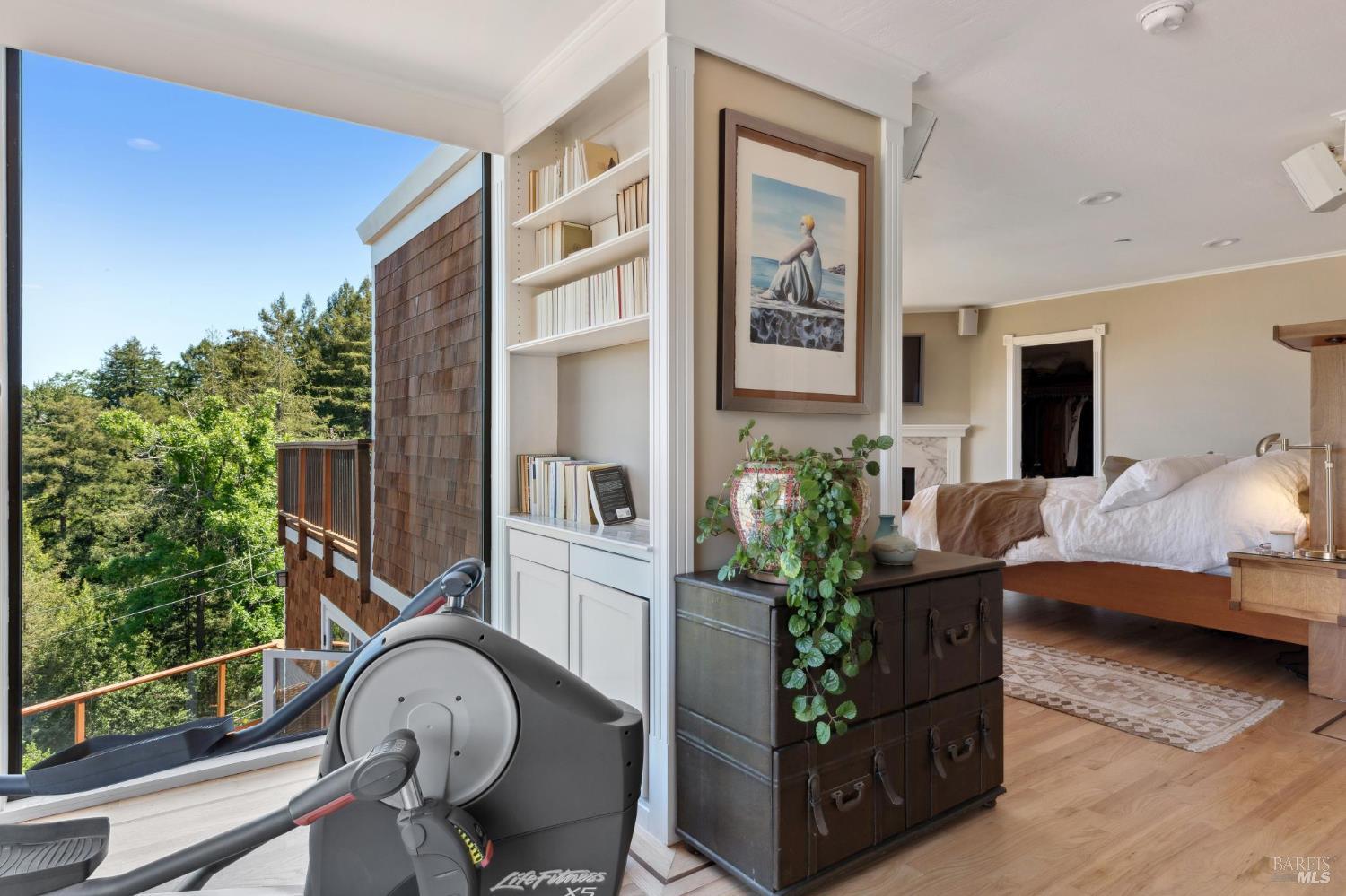 Detail Gallery Image 39 of 54 For 222 Marguerite Ave, Mill Valley,  CA 94941 - 4 Beds | 5 Baths