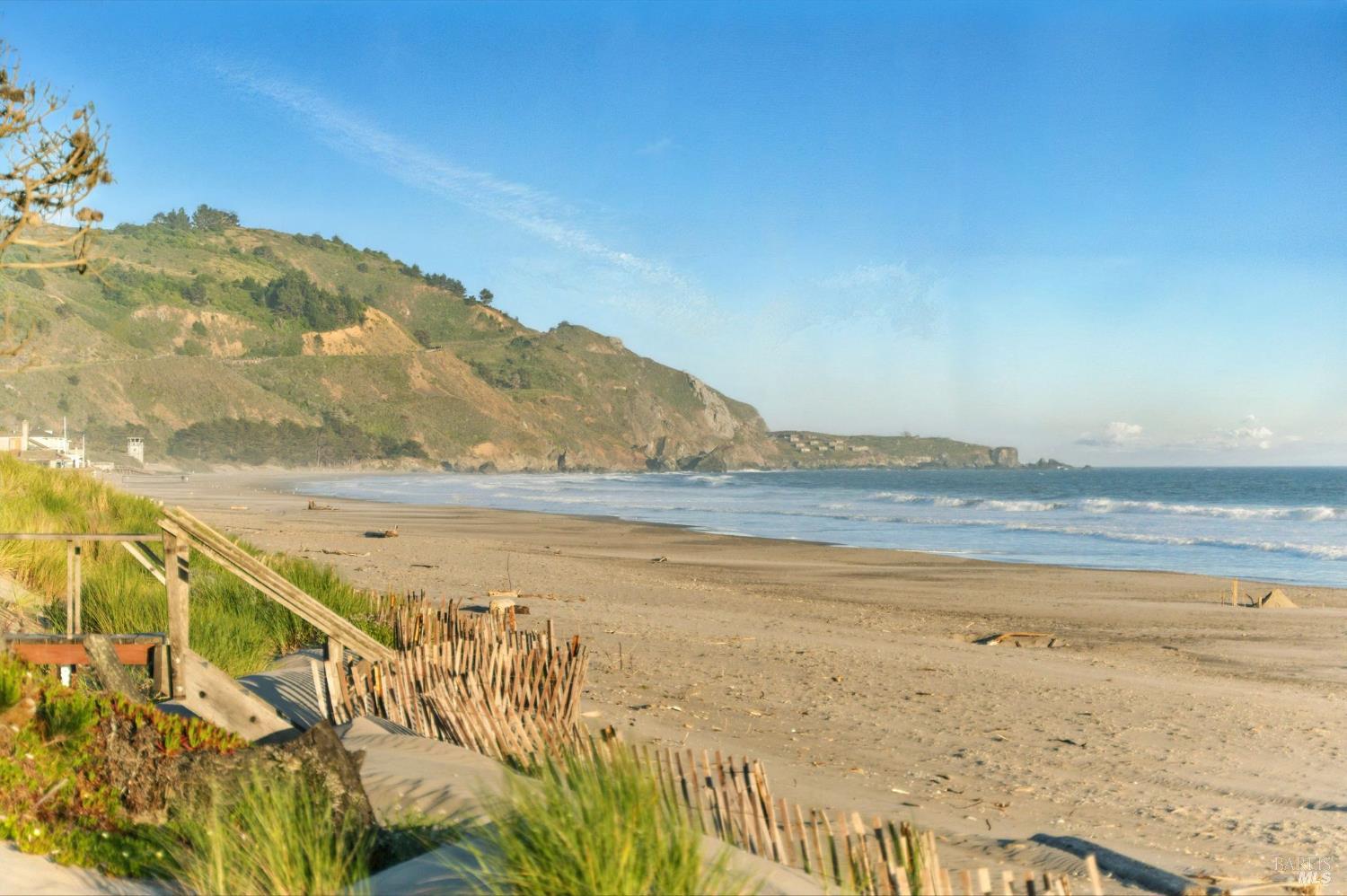 Detail Gallery Image 35 of 43 For 8 Rafael Patio Unkn, Stinson Beach,  CA 94970 - 3 Beds | 2 Baths
