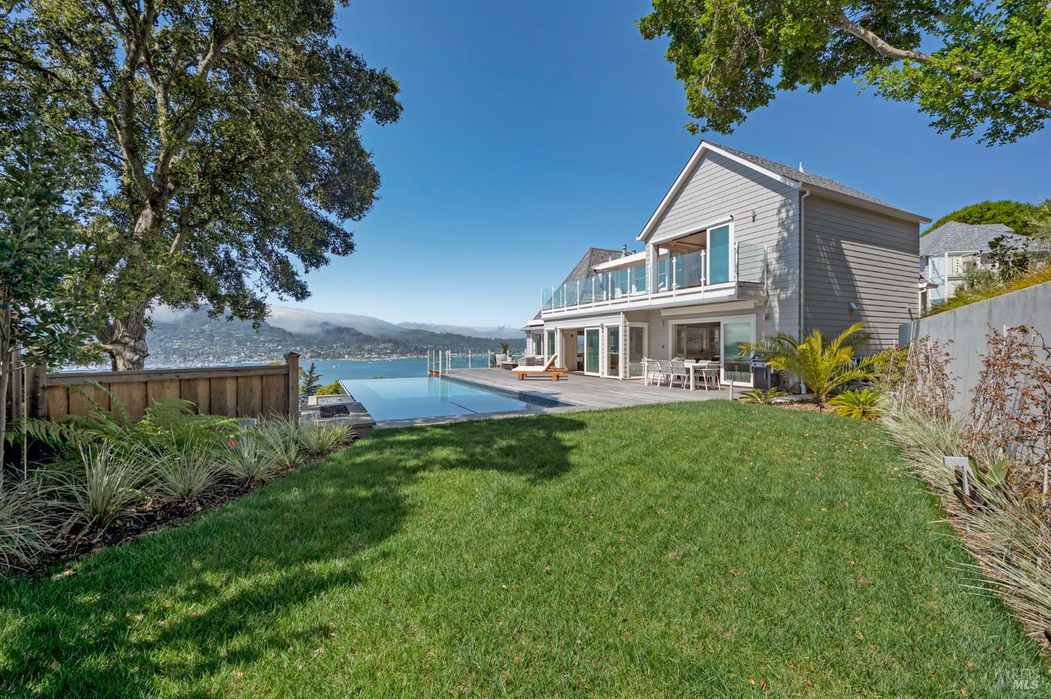 Detail Gallery Image 3 of 64 For 22 Eucalyptus Rd, Belvedere,  CA 94920 - 5 Beds | 4/2 Baths