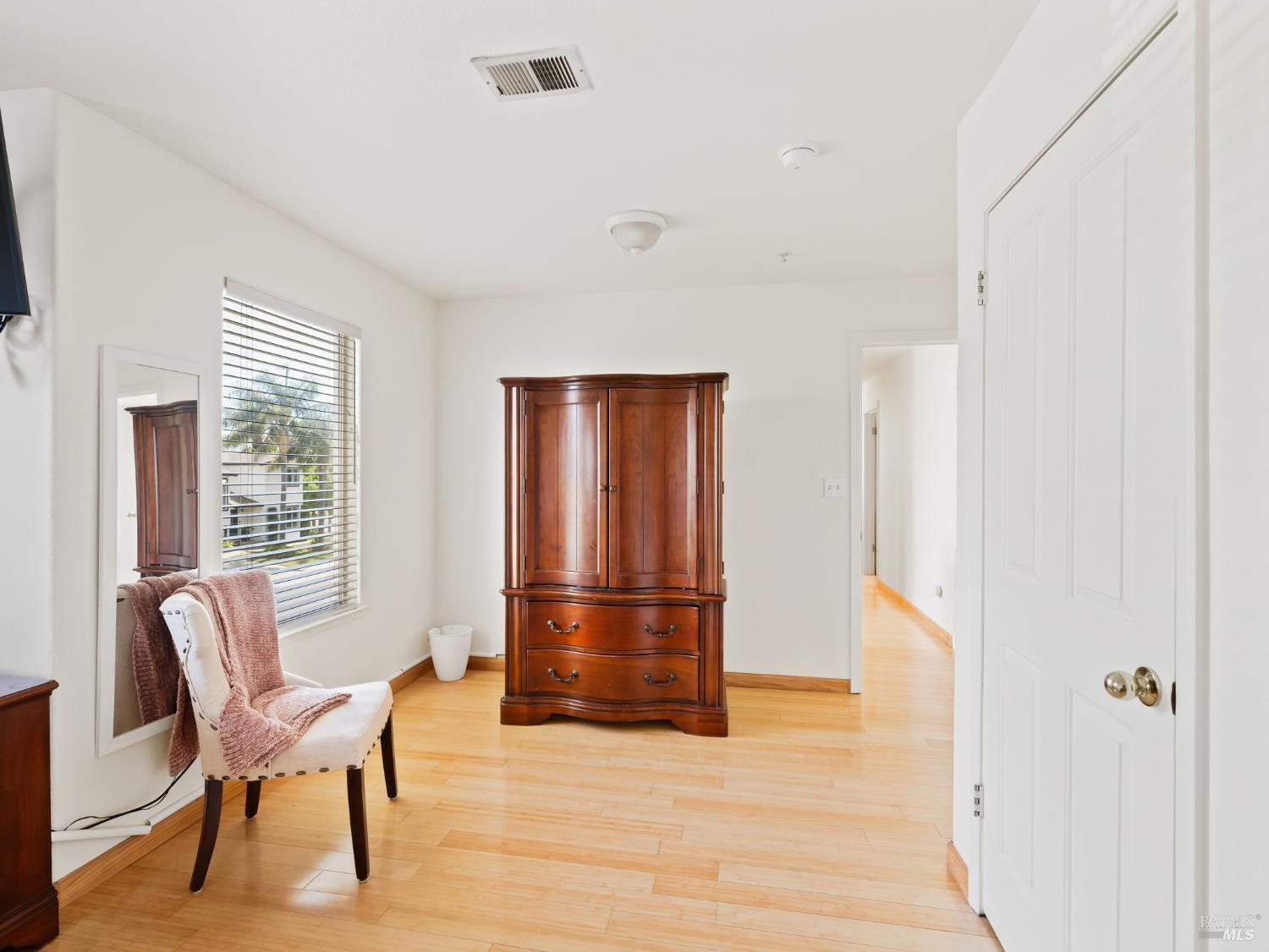 Detail Gallery Image 30 of 60 For 109 Paradise Dr, Napa,  CA 94558 - 4 Beds | 2/1 Baths