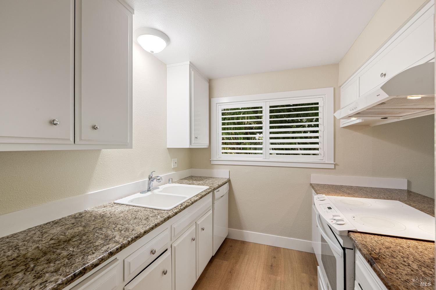 Detail Gallery Image 11 of 32 For 336 Las Casitas Ct, Sonoma,  CA 95476 - 2 Beds | 1/1 Baths