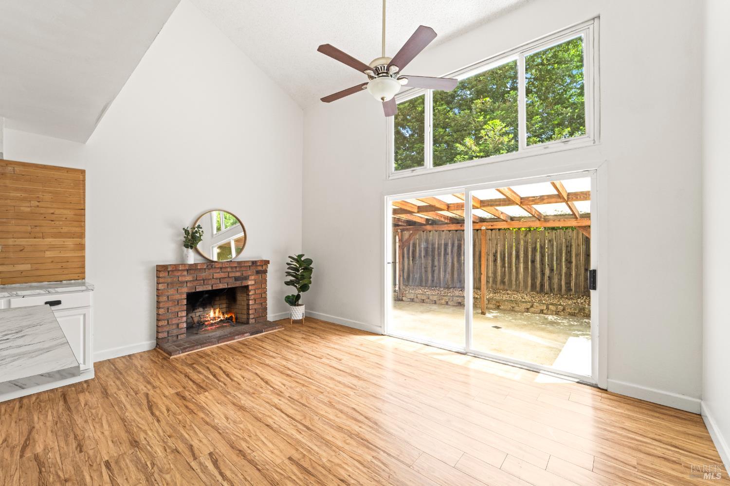 Detail Gallery Image 5 of 42 For 2246 Carver Pl, Fairfield,  CA 94533 - 4 Beds | 2 Baths