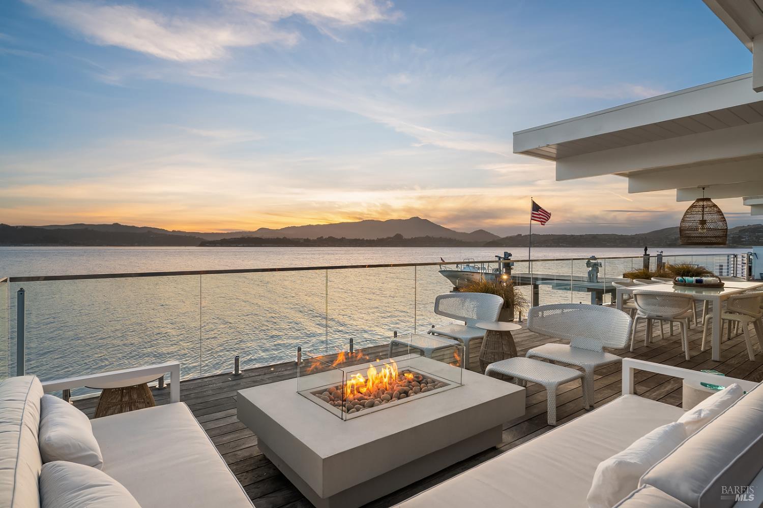 Detail Gallery Image 52 of 68 For 27 West Shore Rd, Belvedere,  CA 94920 - 4 Beds | 2/1 Baths