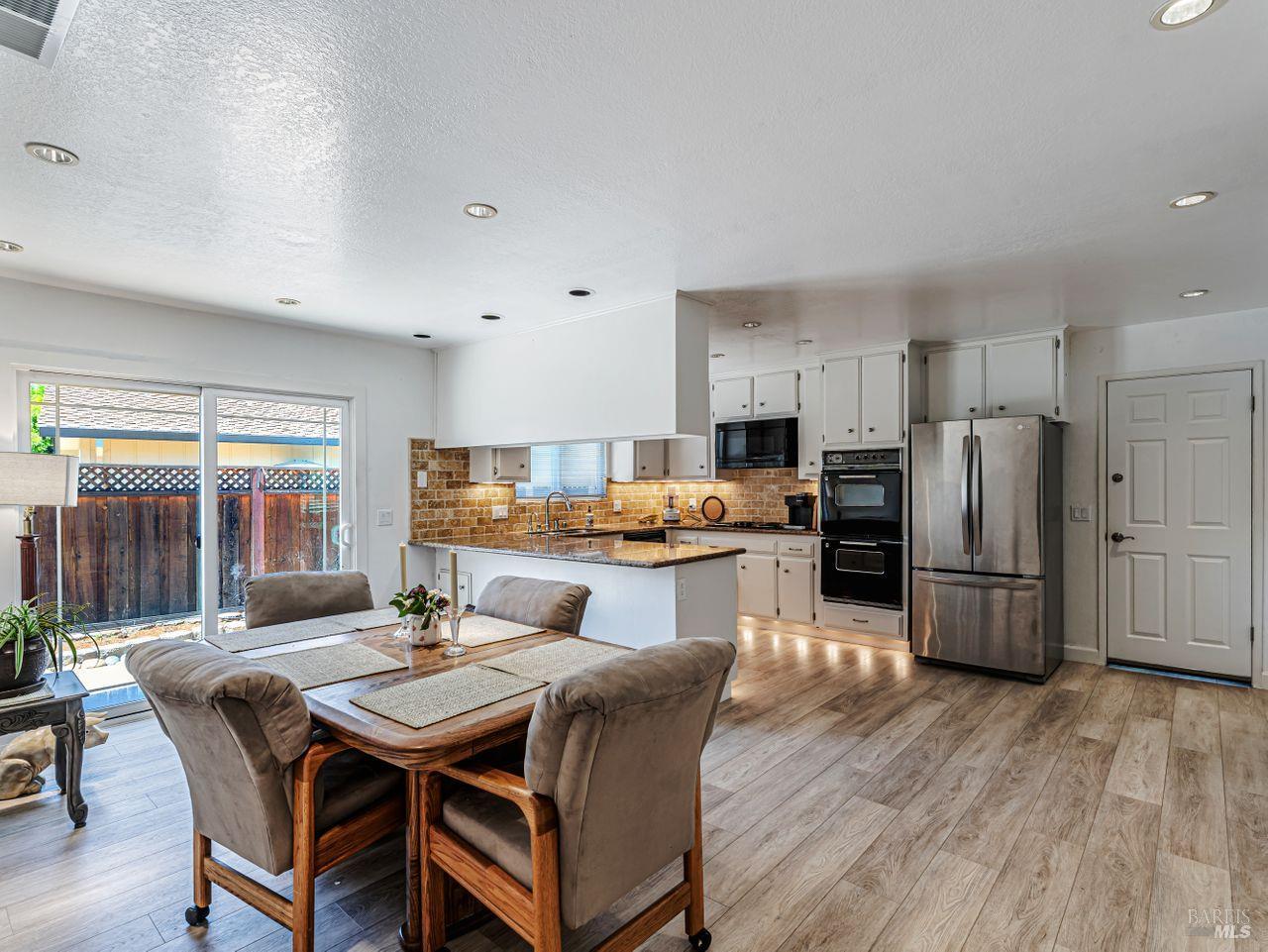 Detail Gallery Image 12 of 30 For 4793 Glencannon St, Santa Rosa,  CA 95405 - 3 Beds | 2 Baths