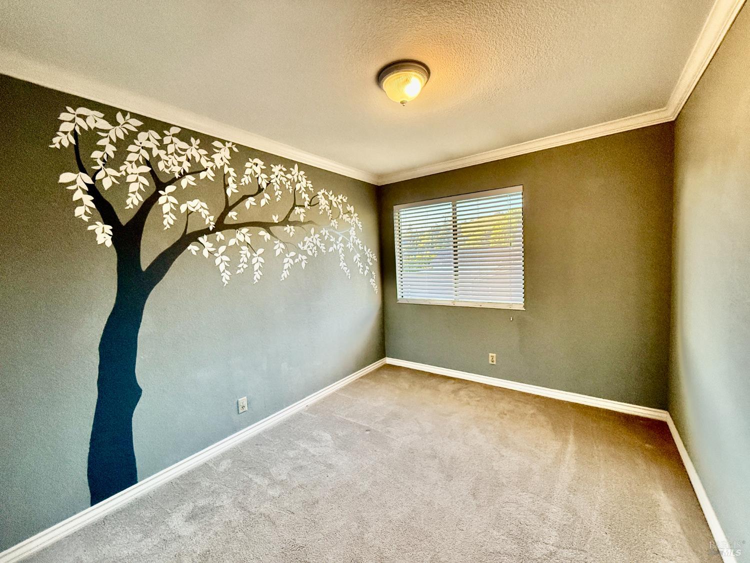 Detail Gallery Image 17 of 19 For 1121 Grove Cir, Benicia,  CA 94510 - 3 Beds | 2/1 Baths
