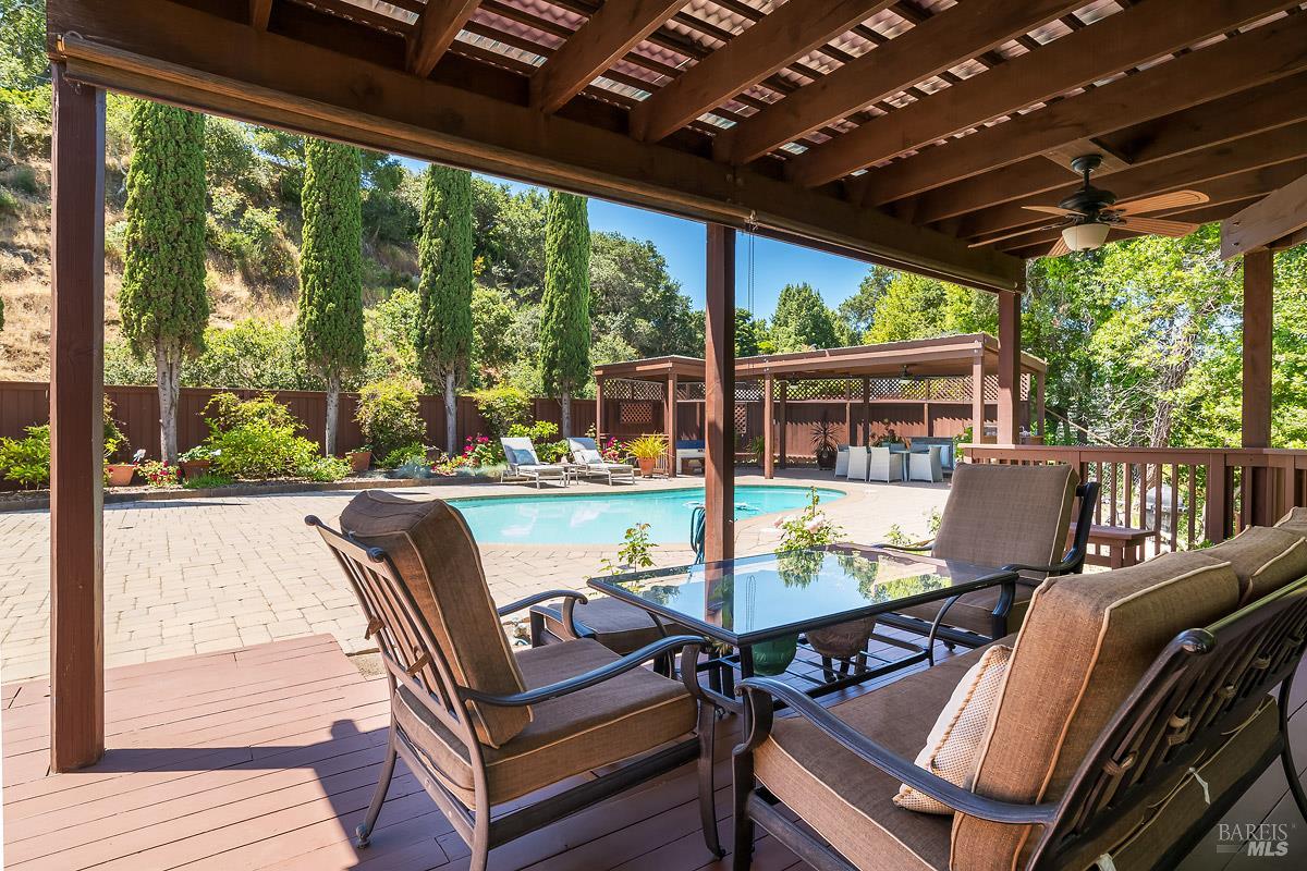 Detail Gallery Image 45 of 53 For 25 Wimbledon Ct, Novato,  CA 94949 - 4 Beds | 3/1 Baths