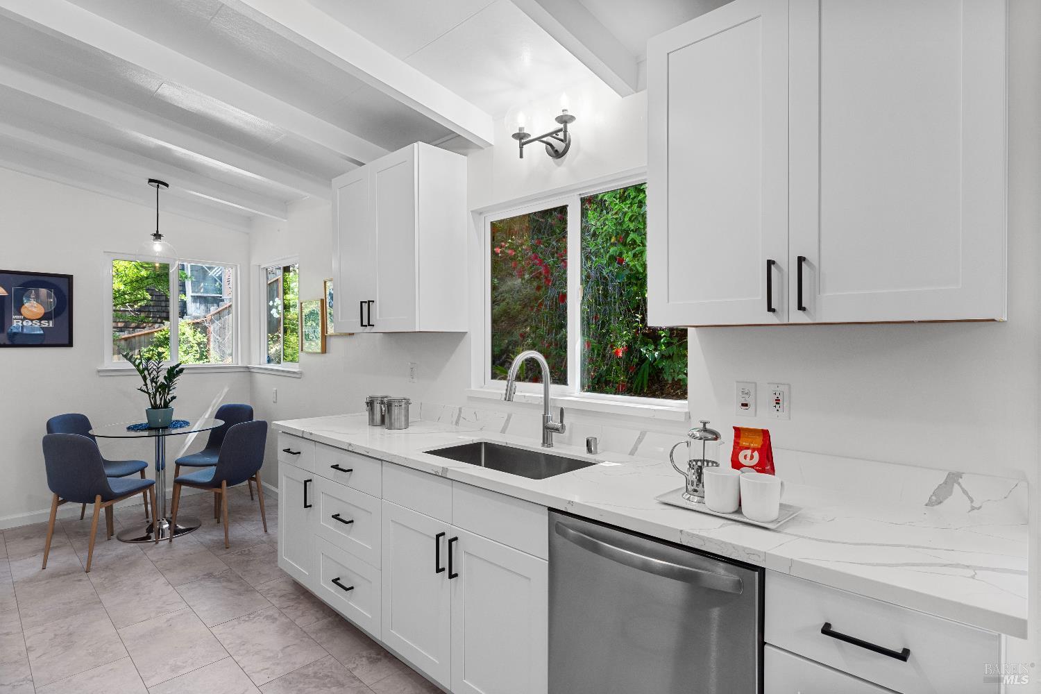 Detail Gallery Image 15 of 51 For 84 E Crescent Dr, San Rafael,  CA 94901 - 3 Beds | 2 Baths