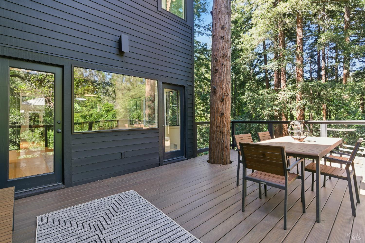 Detail Gallery Image 13 of 97 For 119 Marguerite Ave, Mill Valley,  CA 94941 - 6 Beds | 4/1 Baths