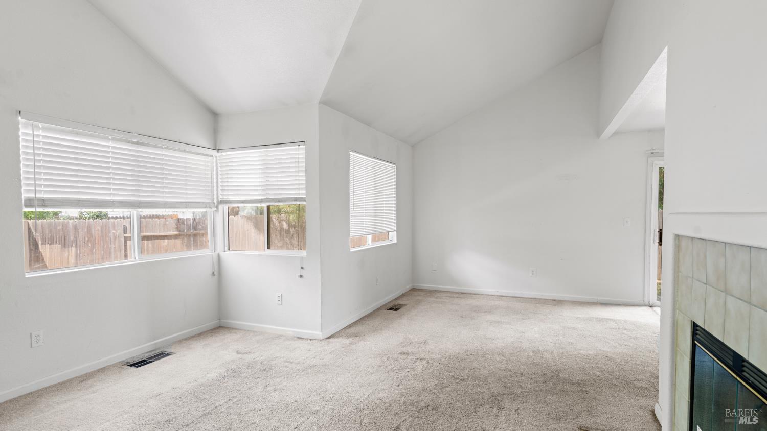 Detail Gallery Image 5 of 46 For 1191 Araquipa Ct, Vacaville,  CA 95687 - 3 Beds | 2/1 Baths