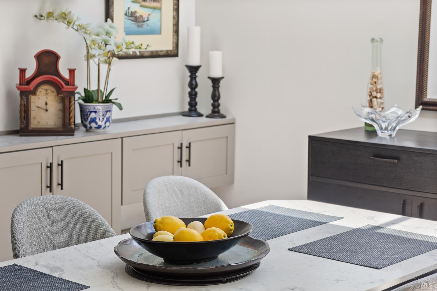 Detail Gallery Image 9 of 53 For 553 Kings Rd, Alameda,  CA 94501 - 2 Beds | 2/1 Baths