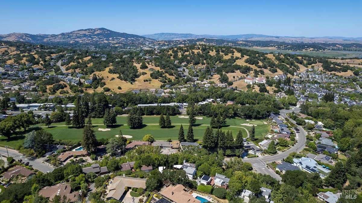 Detail Gallery Image 52 of 53 For 25 Wimbledon Ct, Novato,  CA 94949 - 4 Beds | 3/1 Baths