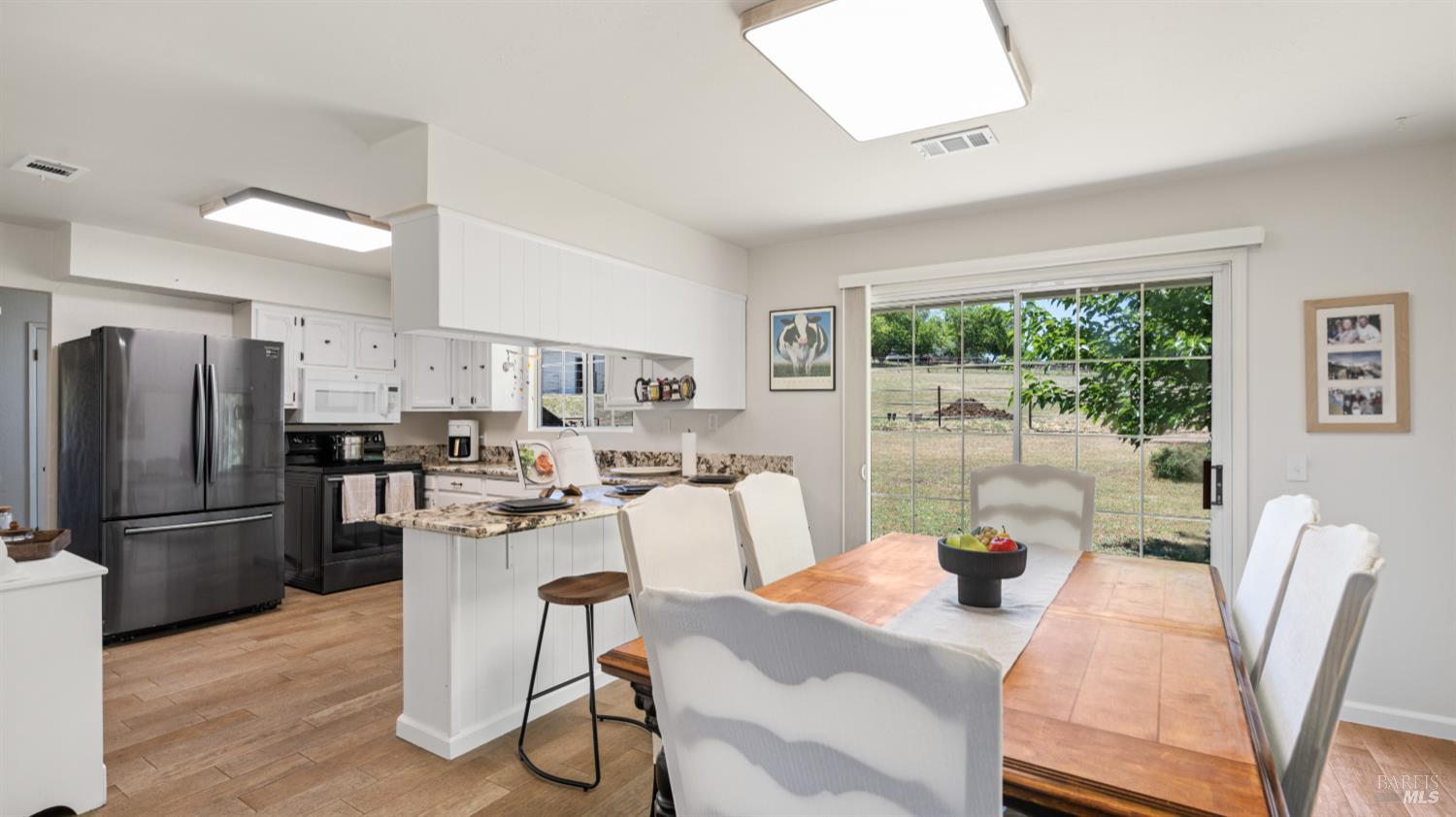 Detail Gallery Image 12 of 70 For 4270 Peaceful Glen Rd, Vacaville,  CA 95688 - 3 Beds | 2 Baths