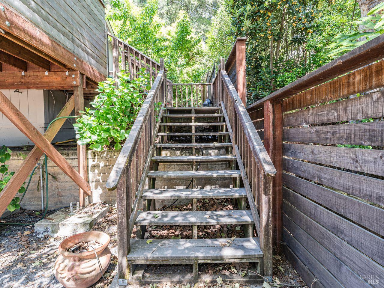 Detail Gallery Image 4 of 33 For 2375 Los Olivos Rd, Santa Rosa,  CA 95404 - 2 Beds | 1 Baths