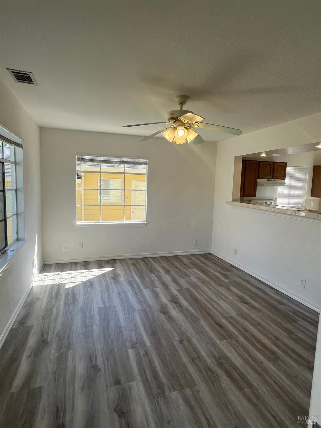 Detail Gallery Image 7 of 25 For 150 E J St #4,  Benicia,  CA 94510 - 1 Beds | 1 Baths
