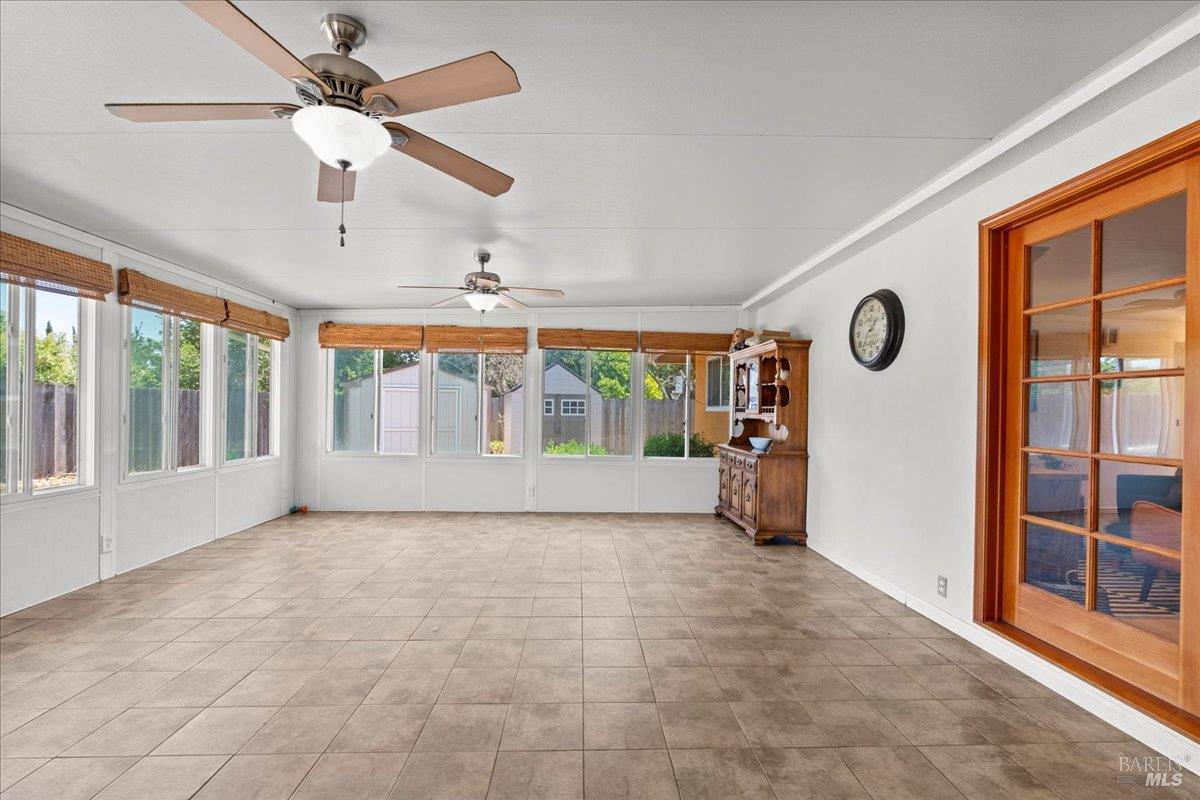 Detail Gallery Image 23 of 31 For 112 Aragon Ct, Vallejo,  CA 94591 - 3 Beds | 2 Baths