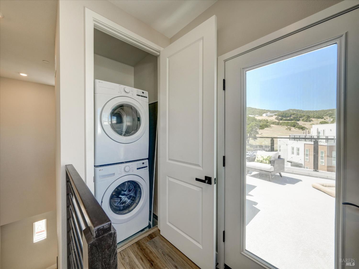 Detail Gallery Image 27 of 41 For 226 Verandah Ave, Novato,  CA 94945 - 3 Beds | 2/1 Baths