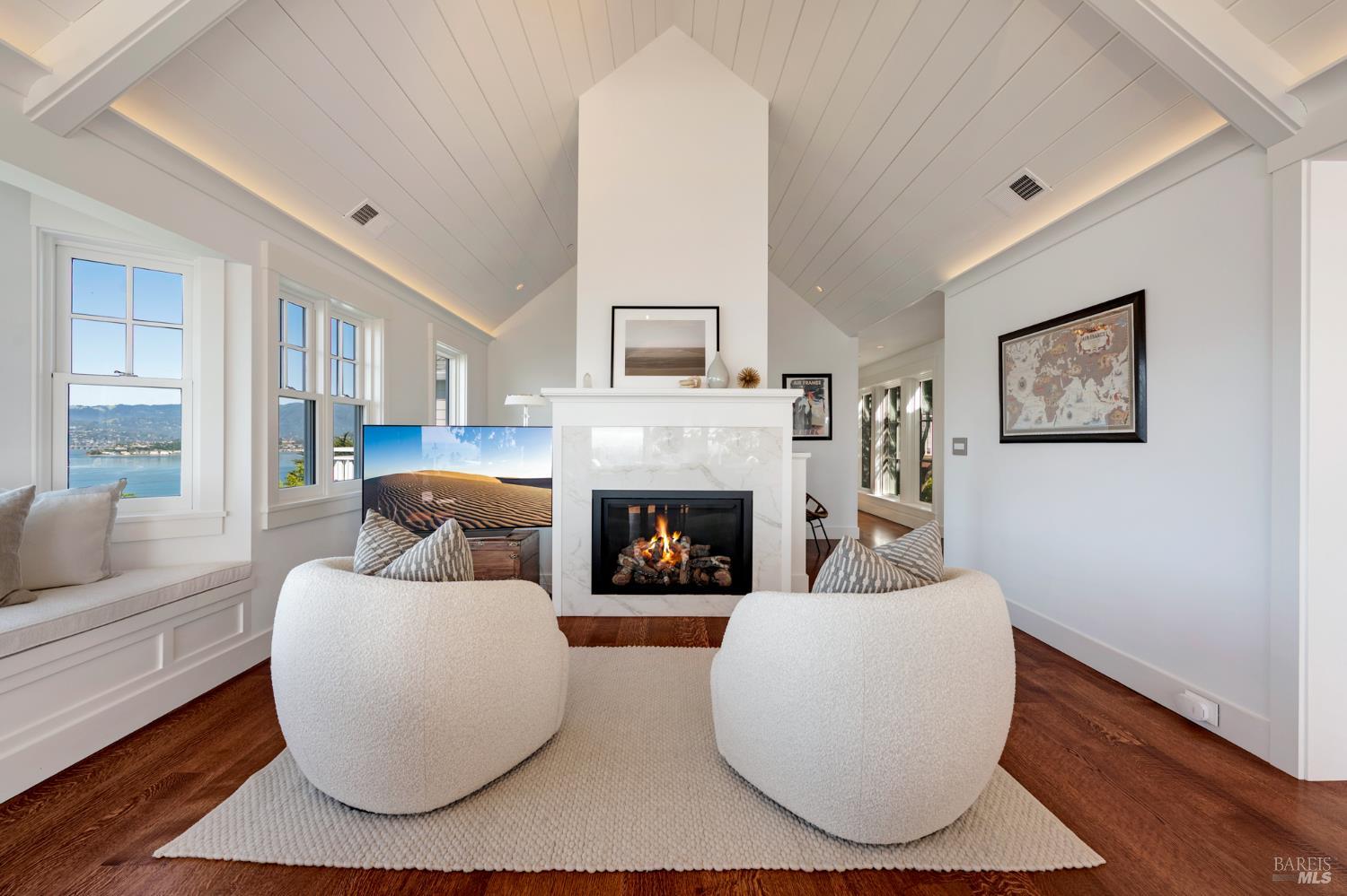 Detail Gallery Image 11 of 64 For 22 Eucalyptus Rd, Belvedere,  CA 94920 - 5 Beds | 4/2 Baths