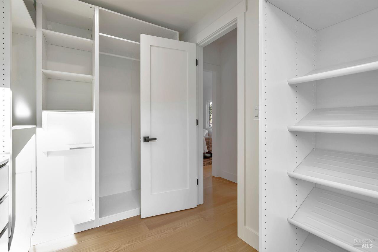 Detail Gallery Image 29 of 64 For 22 Cedar Ave, Kentfield,  CA 94904 - 5 Beds | 5 Baths