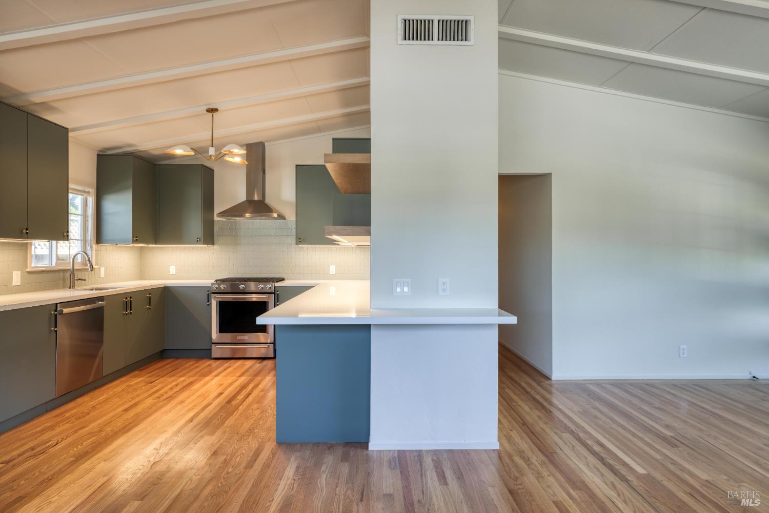 Detail Gallery Image 15 of 43 For 916 Colorado Blvd, Santa Rosa,  CA 95405 - 4 Beds | 2 Baths