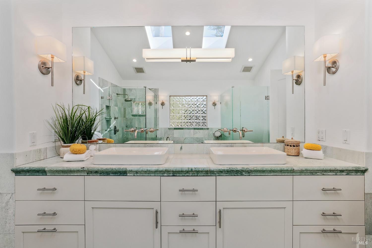 Detail Gallery Image 31 of 56 For 41 Cypress Rd, Point Reyes Station,  CA 94956 - 4 Beds | 4/1 Baths