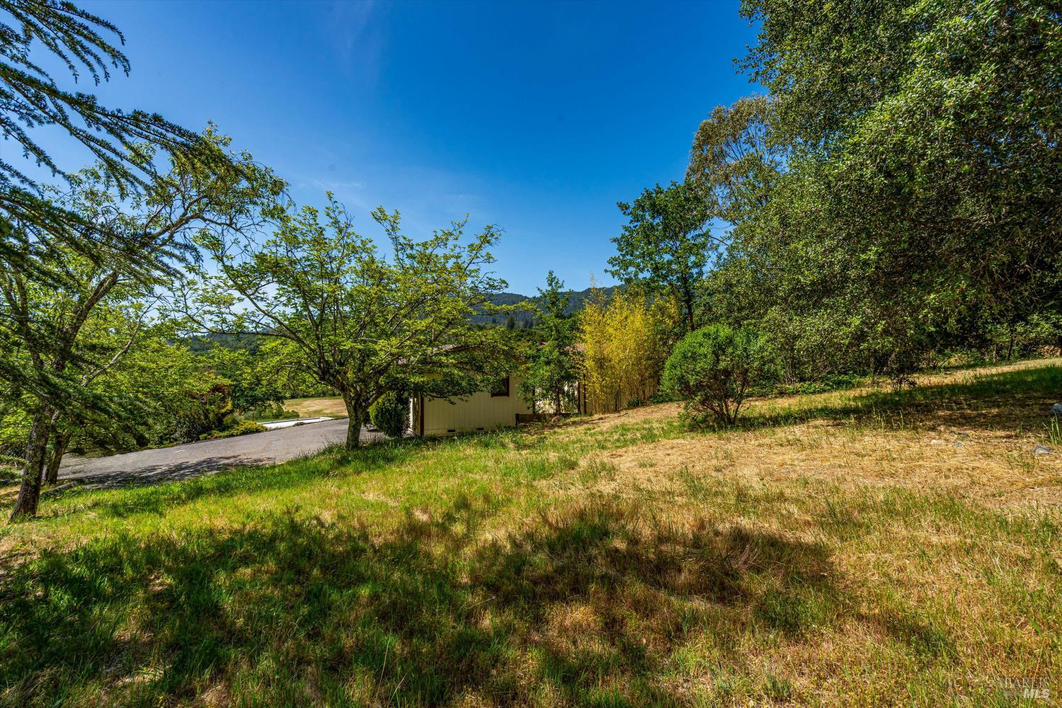 Detail Gallery Image 20 of 26 For 14154 Meadow Ln, Glen Ellen,  CA 95442 - 6 Beds | 4/2 Baths