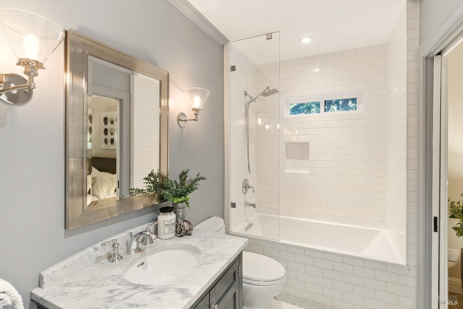 Detail Gallery Image 63 of 97 For 119 Marguerite Ave, Mill Valley,  CA 94941 - 6 Beds | 4/1 Baths