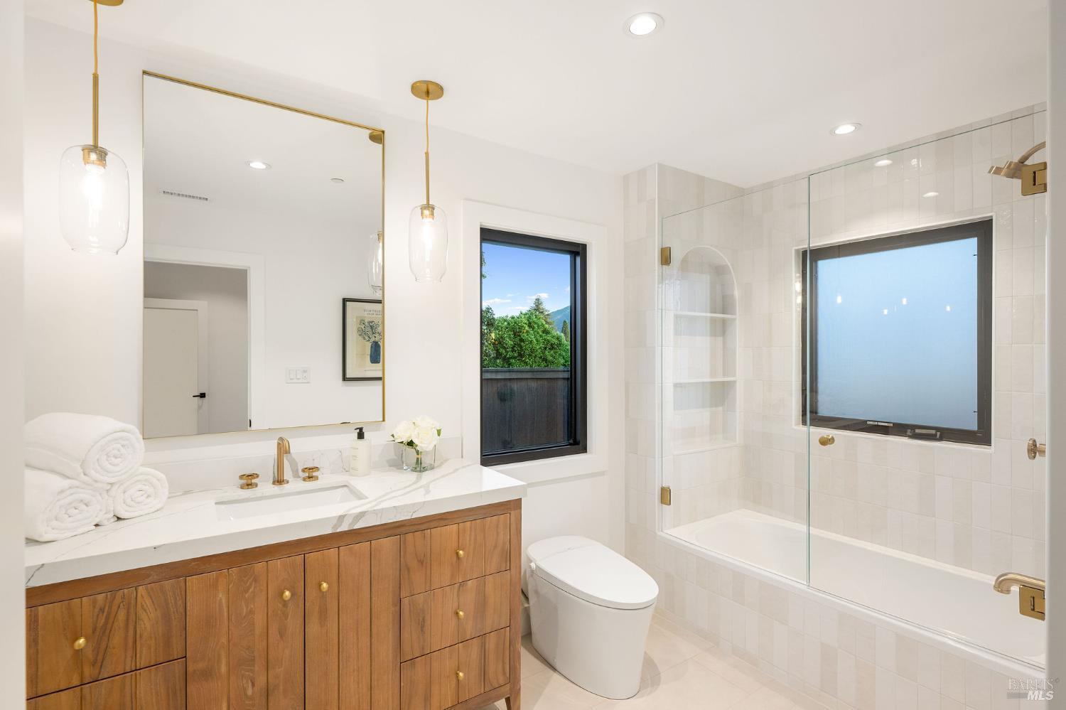 Detail Gallery Image 32 of 54 For 1597 Arrowhead Dr, Saint Helena,  CA 94574 - 3 Beds | 3/1 Baths