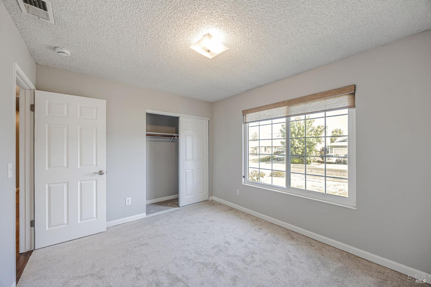 Detail Gallery Image 9 of 17 For 1181 Eleanor Ave, Rohnert Park,  CA 94928 - 3 Beds | 2 Baths