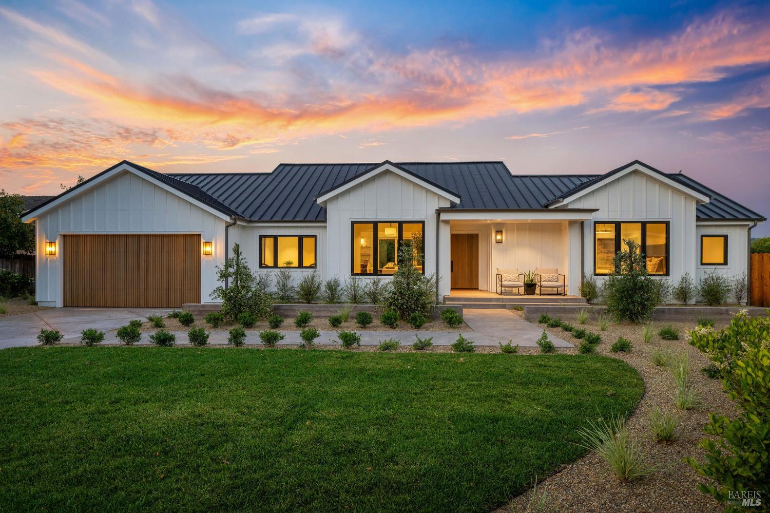 Detail Gallery Image 1 of 54 For 1597 Arrowhead Dr, Saint Helena,  CA 94574 - 3 Beds | 3/1 Baths