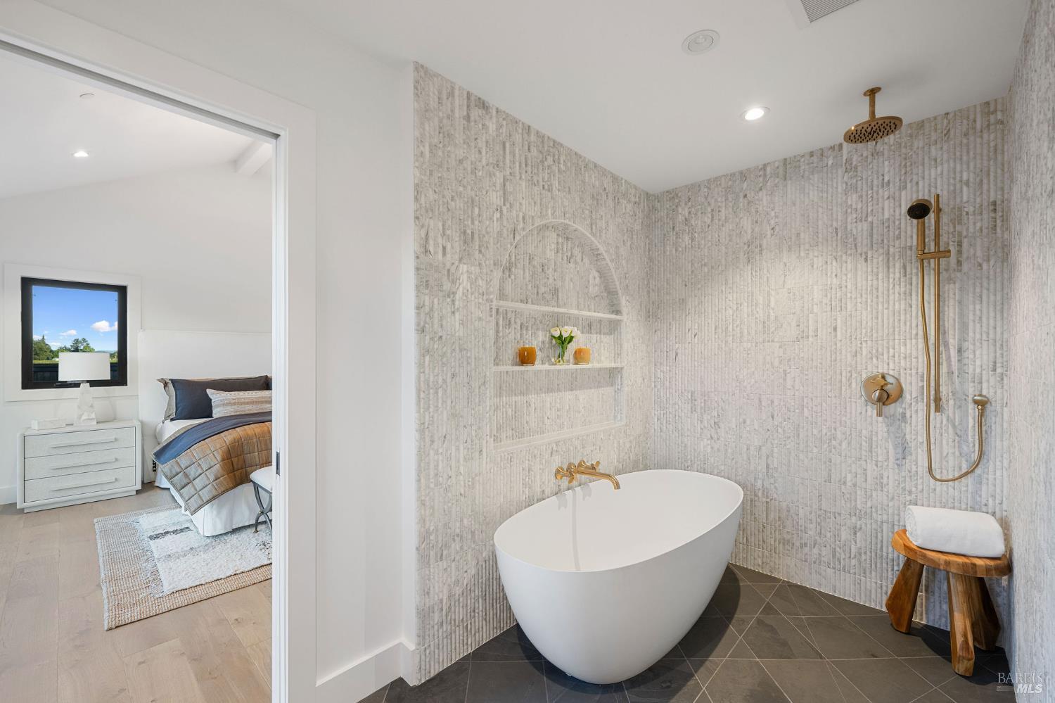 Detail Gallery Image 28 of 54 For 1597 Arrowhead Dr, Saint Helena,  CA 94574 - 3 Beds | 3/1 Baths