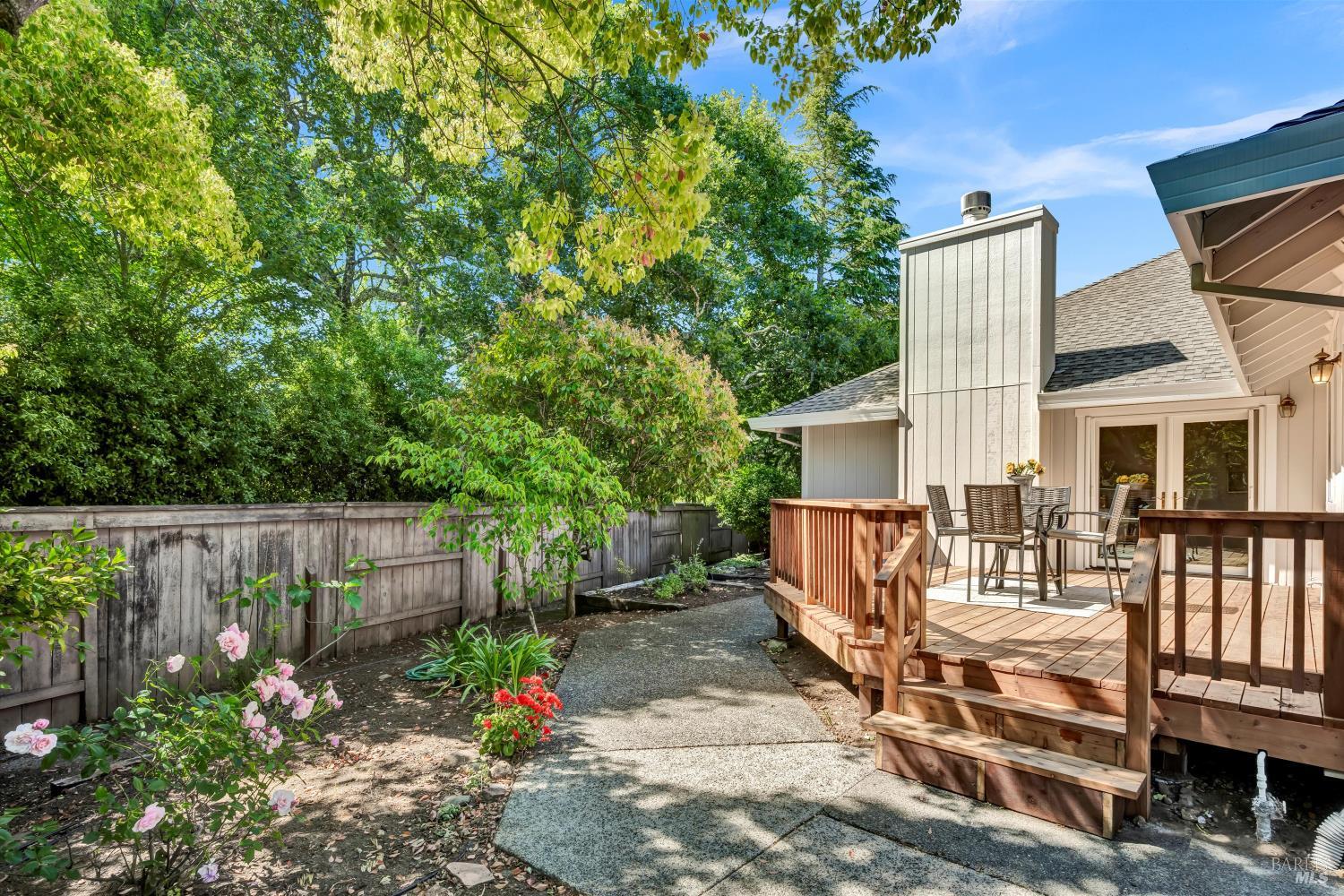 Detail Gallery Image 23 of 31 For 430 Woodley Pl, Santa Rosa,  CA 95409 - 2 Beds | 2 Baths