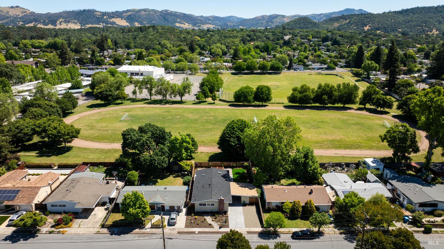 Detail Gallery Image 38 of 43 For 916 Colorado Blvd, Santa Rosa,  CA 95405 - 4 Beds | 2 Baths