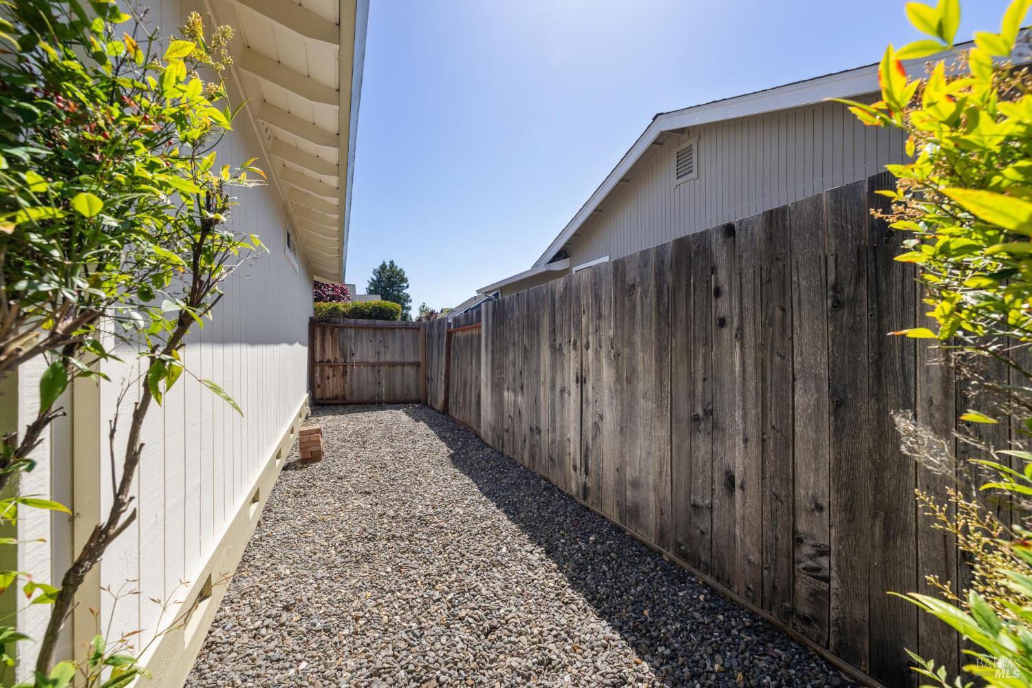 Detail Gallery Image 25 of 35 For 1506 Cerro Sonoma Cir, Petaluma,  CA 94954 - 3 Beds | 2 Baths