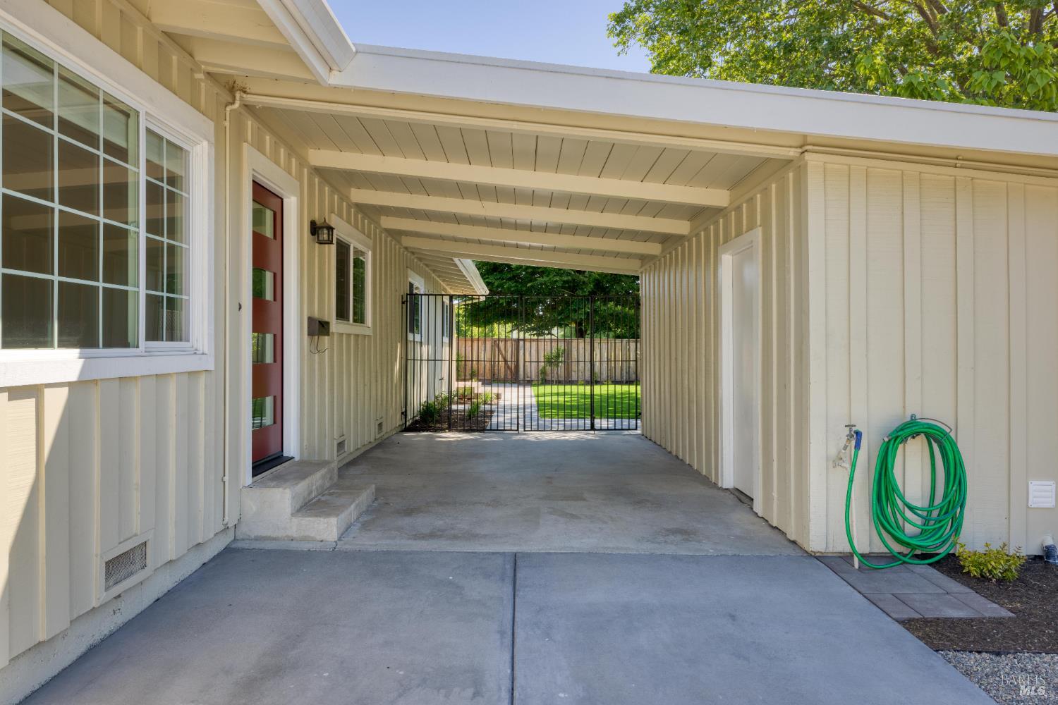 Detail Gallery Image 7 of 43 For 916 Colorado Blvd, Santa Rosa,  CA 95405 - 4 Beds | 2 Baths