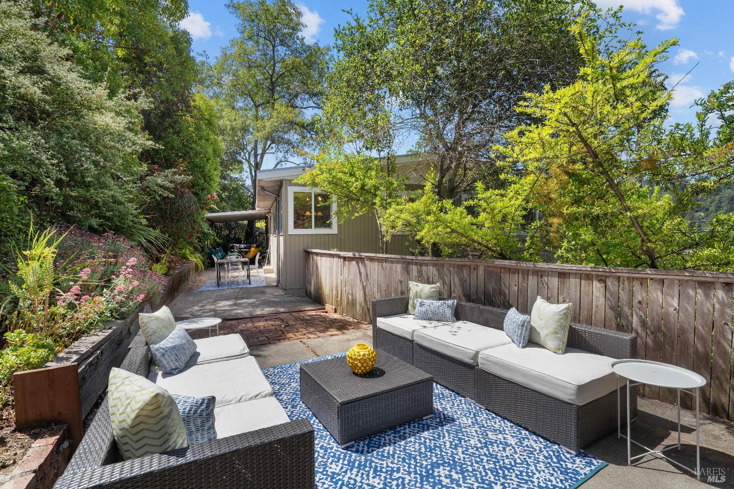 Detail Gallery Image 44 of 51 For 84 E Crescent Dr, San Rafael,  CA 94901 - 3 Beds | 2 Baths
