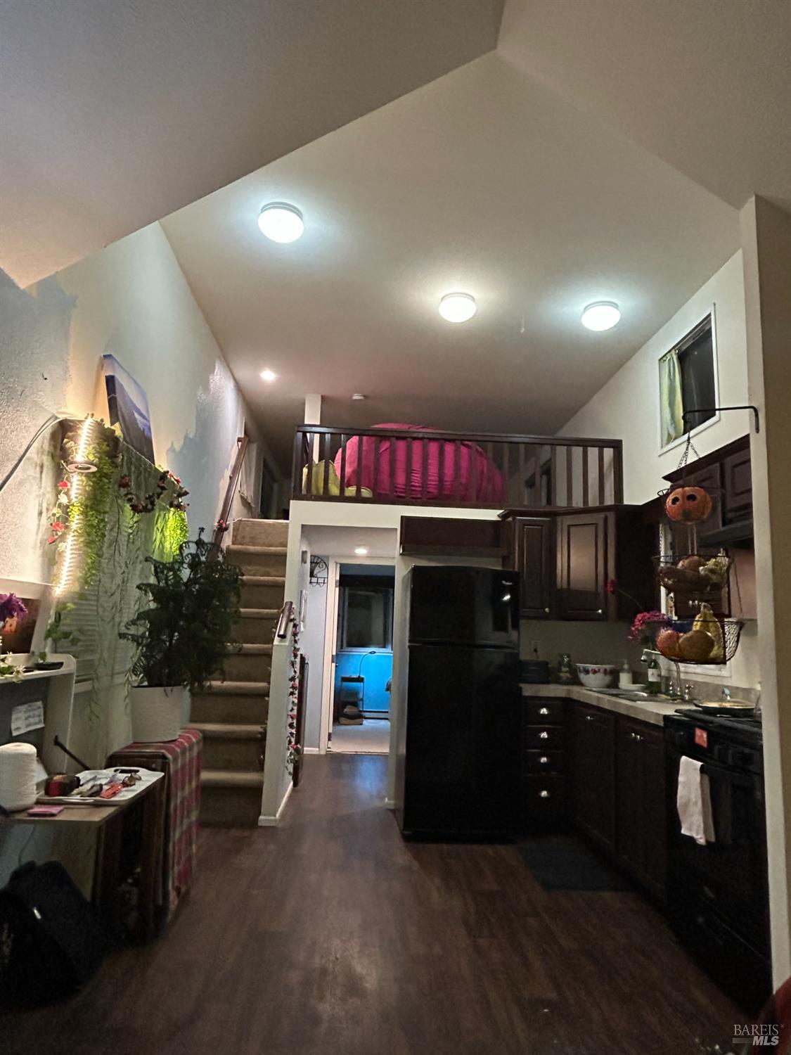 Detail Gallery Image 2 of 13 For 50 River Rd 6, Rio Vista,  CA 94571 - 1 Beds | 1 Baths