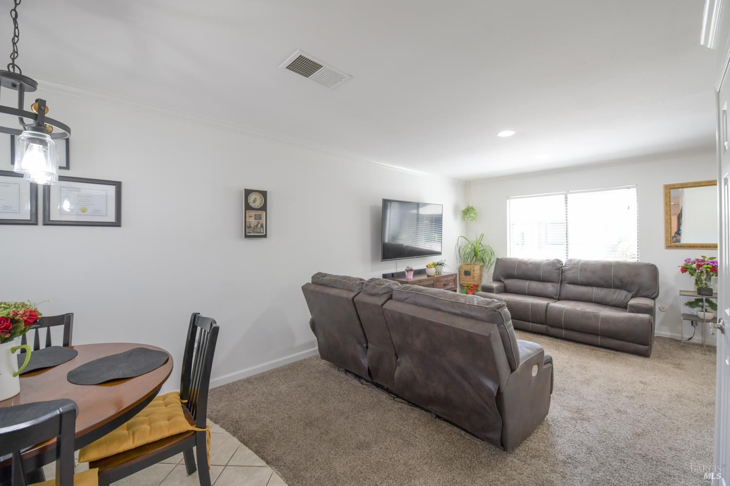 Detail Gallery Image 7 of 31 For 433 Freeway Dr, Napa,  CA 94558 - 2 Beds | 1/1 Baths