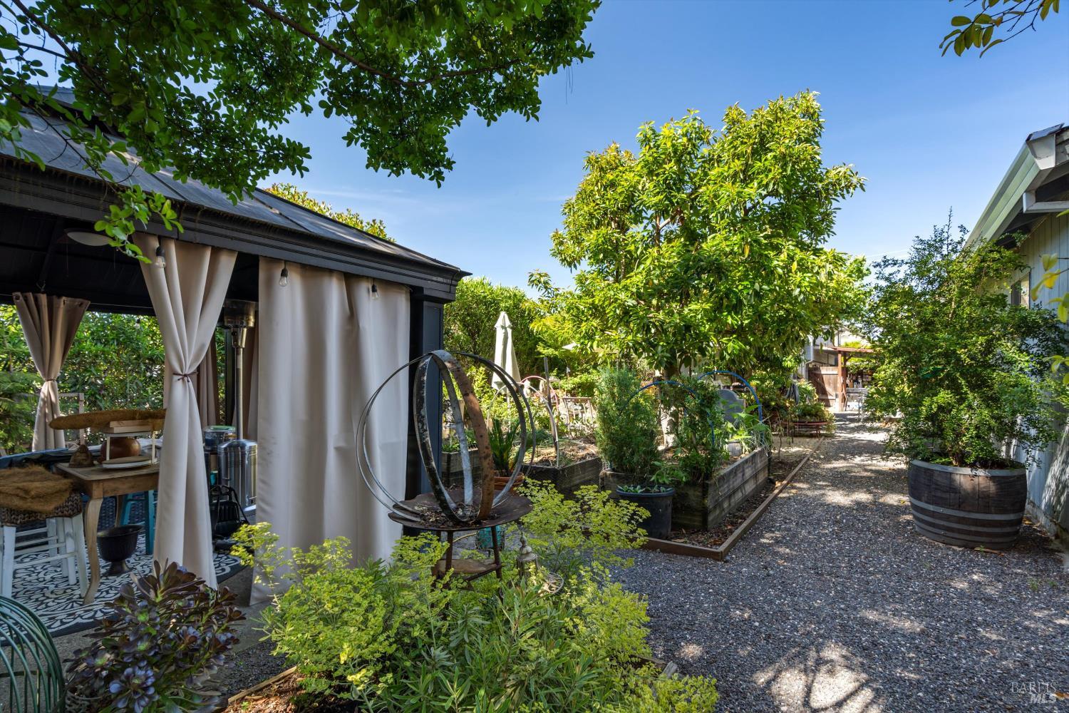 Detail Gallery Image 11 of 17 For 24 S University St, Healdsburg,  CA 95448 - – Beds | – Baths